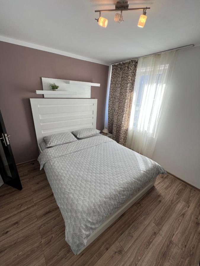 Nordic Sunny Apartment Suceava Exteriör bild